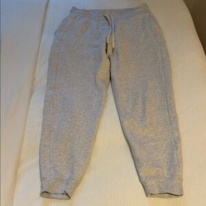 Women’s Lululemon Light Gray Scuba  Sweatpants- size 6